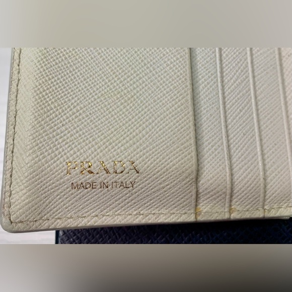 Authentic PRADA Logo Leather Lip Design Bi-Fold compact Wallet Ivory W/Box - Picture 9 of 11